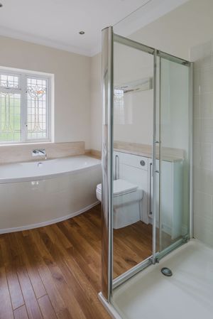 En Suite- click for photo gallery